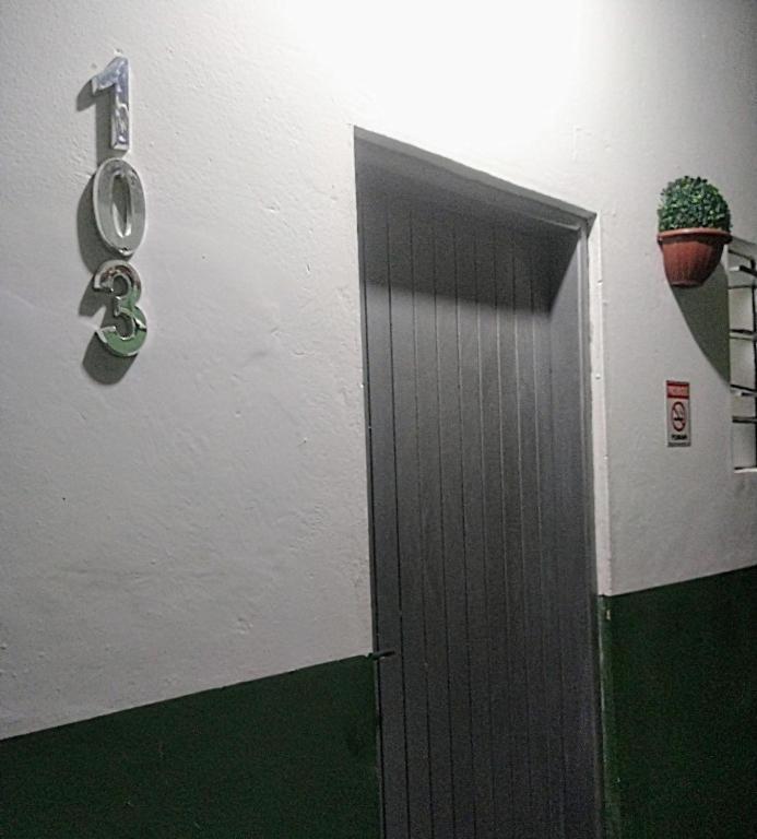 Hospedagem Primeira Quadra Da Praia Praia Grande  Kültér fotó